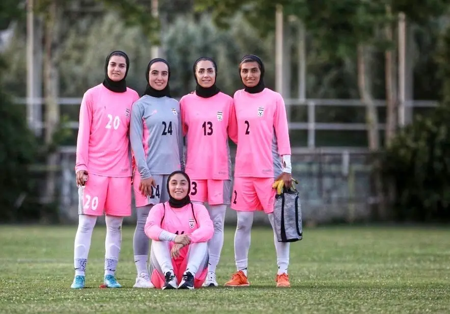 عکس| رنگ خاص پیراهن تیم ملی فوتبال زنان ایران
