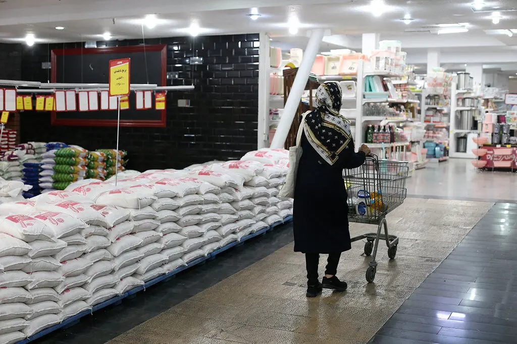 برنج ایرانی چقدر ارزان شد؟ / تاثیر کاهش نرخ ارز بر بازار مواد غذایی

