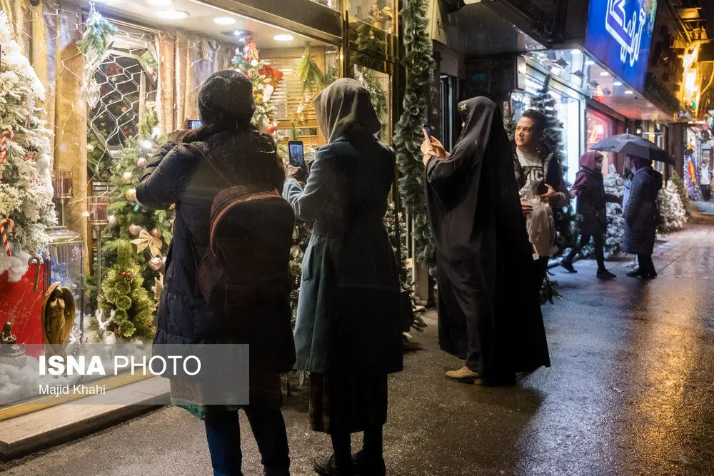 تصاویر| حال و هوای تهران در آستانه کریسمس