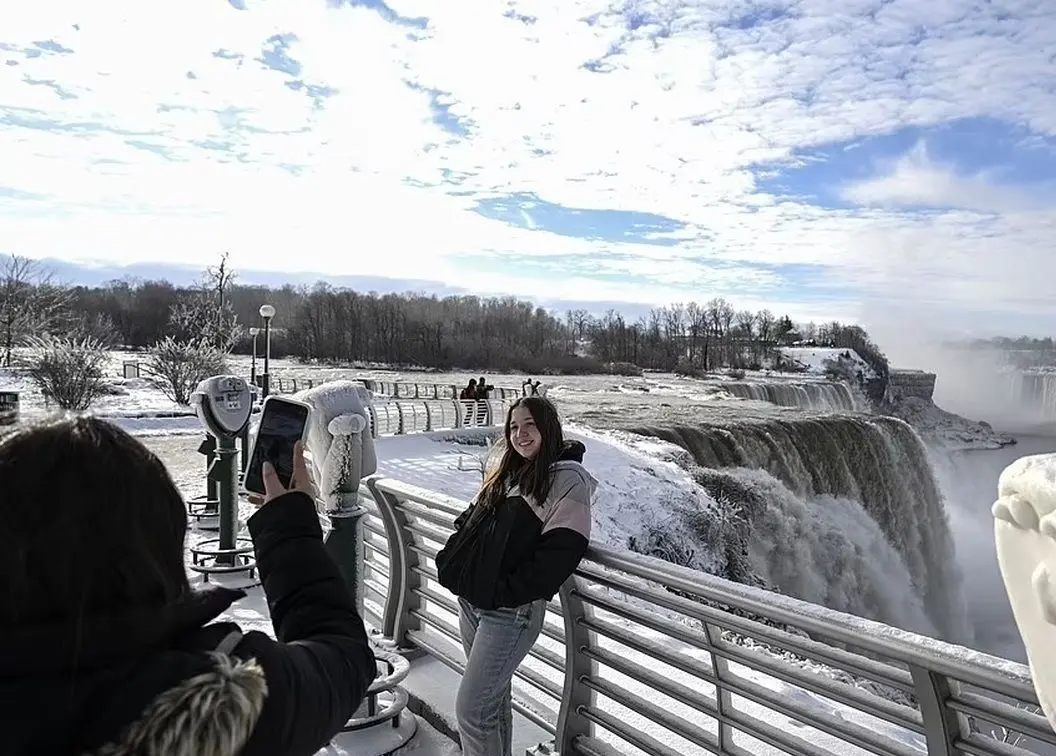 آبشار نیاگارا یخ زد! + تصاویر
