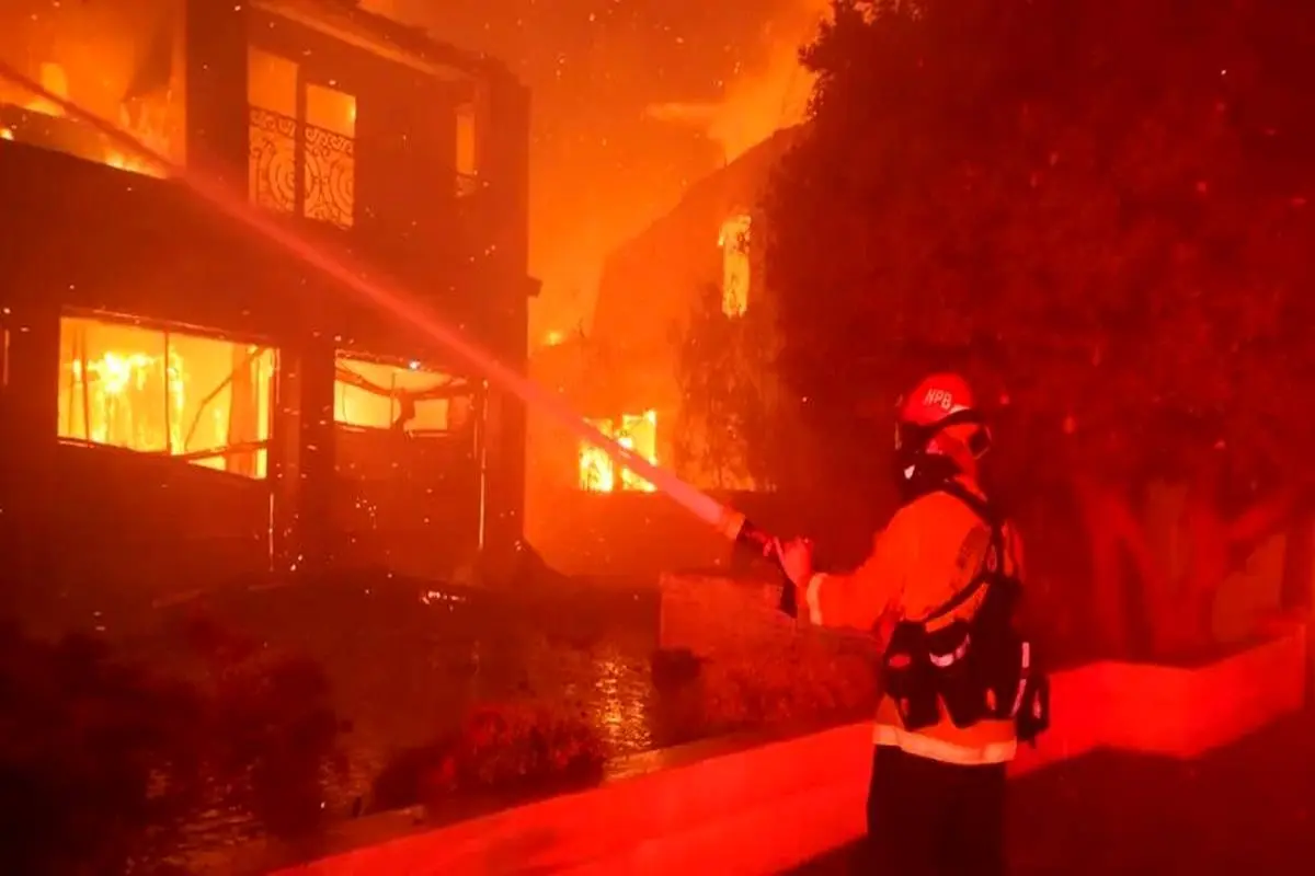 آتش سوزی 200هکتاری در کالیفرنیا 