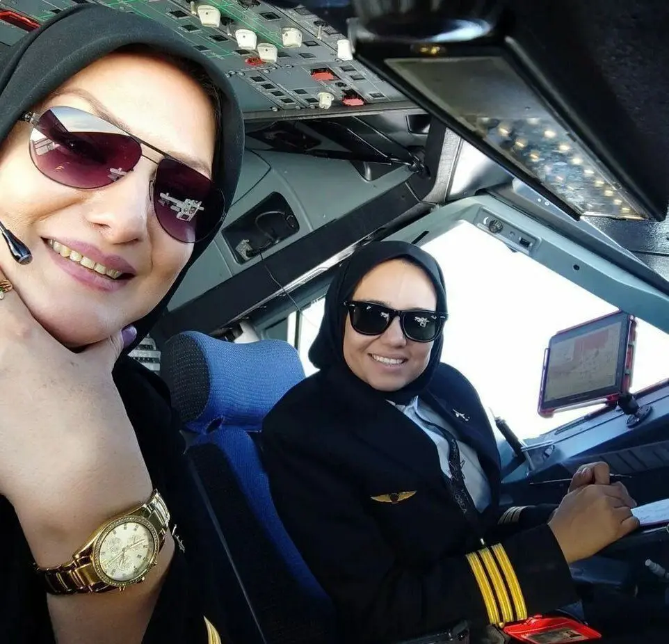 عکس | خلبانی دو زن در ایرباس تبریز - عسلویه