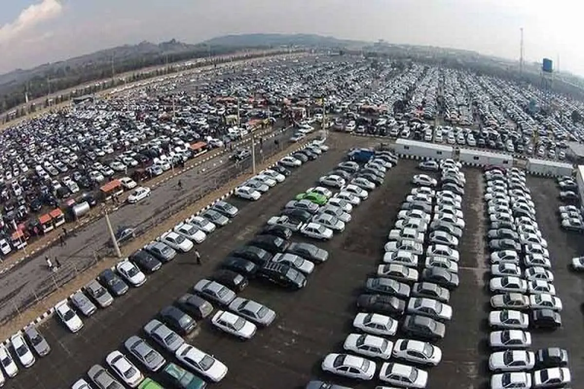 عقب‌نشینی وزارت صمت: مخالف عرضه خودرو در بورس نیستیم