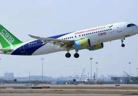 فیلم| نخستین پرواز رسمی هواپیمای مسافربری ساخت چین