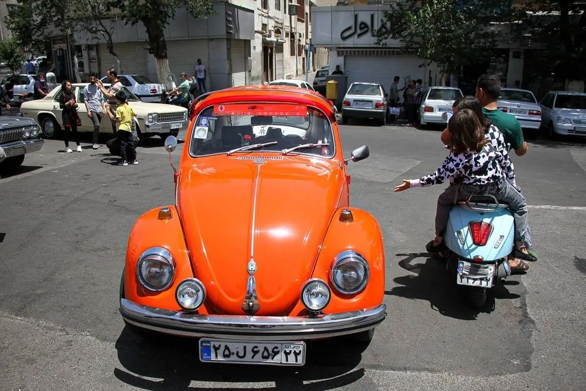 تصاویر| گردهمایی خودروهای کلاسیک تهران