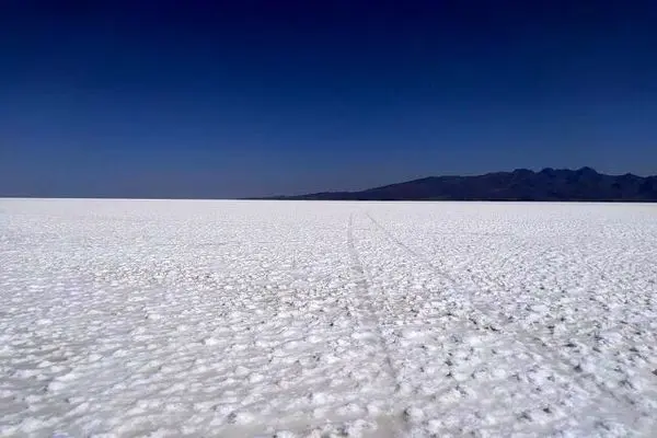 هشدار جدی محققان نسبت به بیابانی‌شدن و قرار گرفتن دریاچه ارومیه در شرایط غیرقابل بازگشت به دلیل عدم ارائه حق‌آبه!