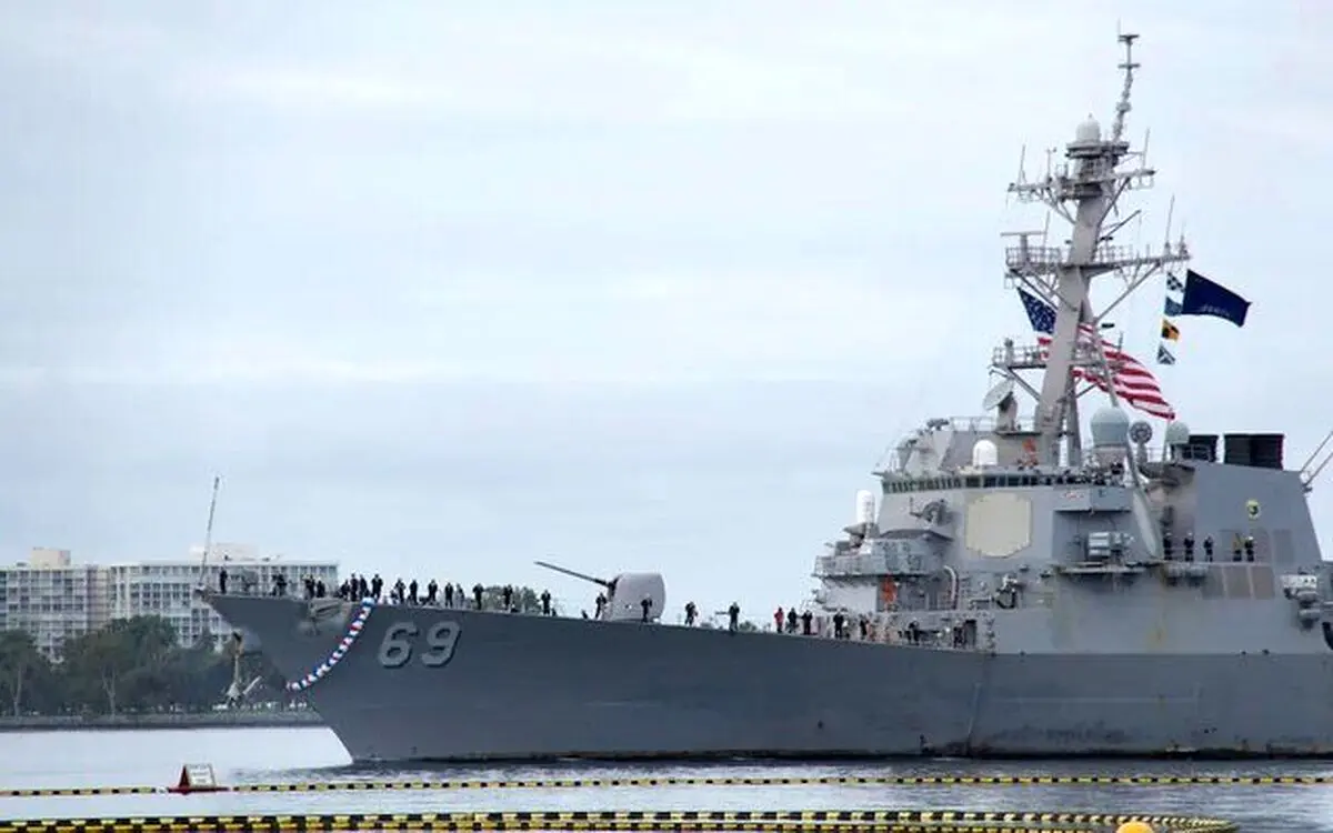 واکنش ارتش چین به ورود ناوشکن آمریکایی به آب‌های دریای چین جنوبی