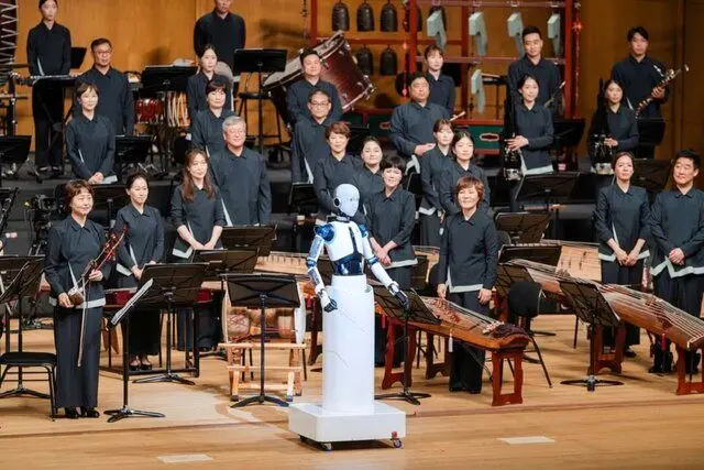 یک ربات رهبر ارکستر ملی کره جنوبی شد! + عکس