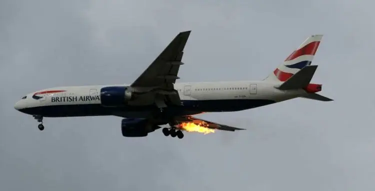 اگر موتورهای هواپیما هنگام پرواز از کار بیفتد یا آتش بگیرد چه اتفاقی پیش می آید؟