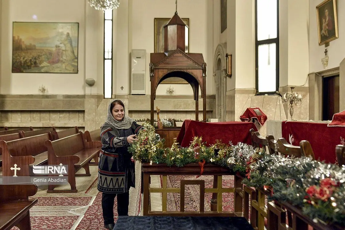 تصاویر| غبارروبی کلیساهای تهران در آستانه سال نو