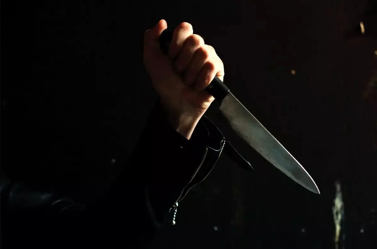 فیلمی هولناک از درگیری با شمشیر وسط خیابان!