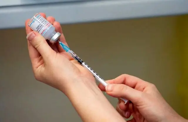 نوبت یادآور واکسن کرونا برای سنین بالای 18 سال 