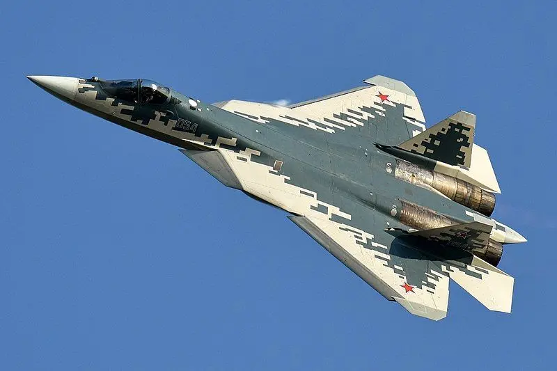 اینفوگرافیک | مقایسه جنگنده‌های سوخو-35 با اف-35