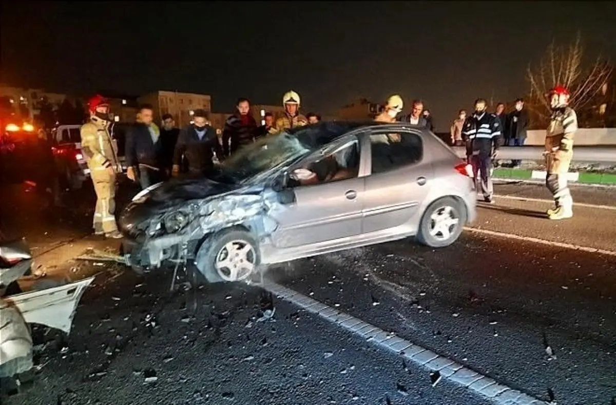 سقوط مرگبار خودرو از پل صدر تهران + تصاویر