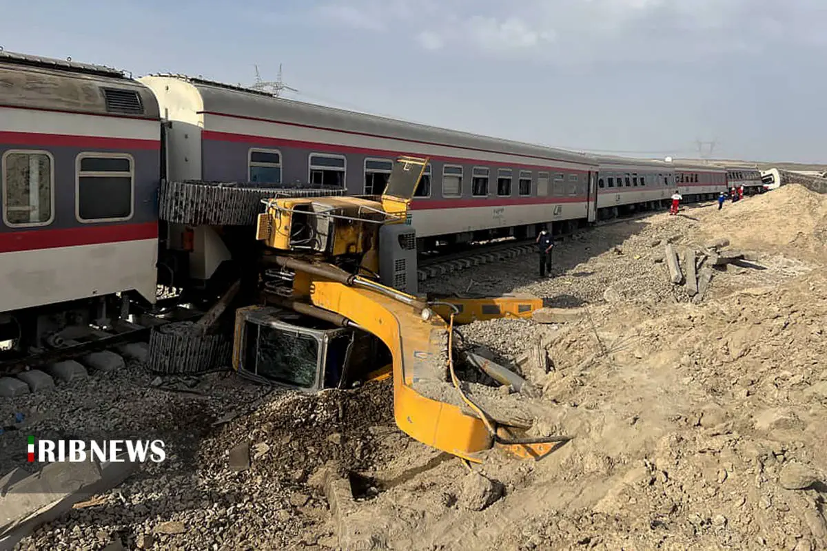 تصاویر| خروج مرگبار قطار از ریل در طبس