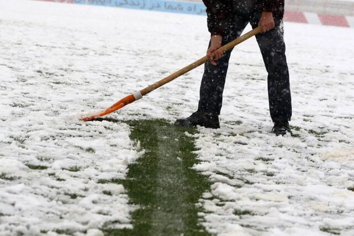 بازی تراکتور و سپاهان به خاطر بارش برف لغو شد