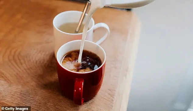 کاهش سکته مغزی و زوال عقل با خوردن روزانه دو فنجان قهوه و چای
