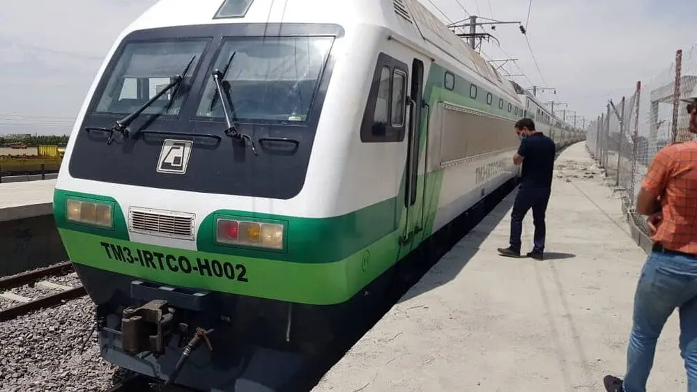 چرا متروی گلشهر- شهر جدید هشتگرد روزهای پنجشنبه و جمعه مسافرگيري ندارد؟