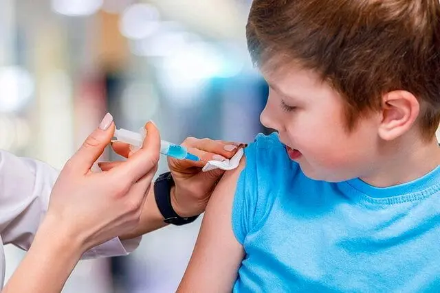 واکسینه کردن کودکان ارزش «ریسک» کردن دارد؟