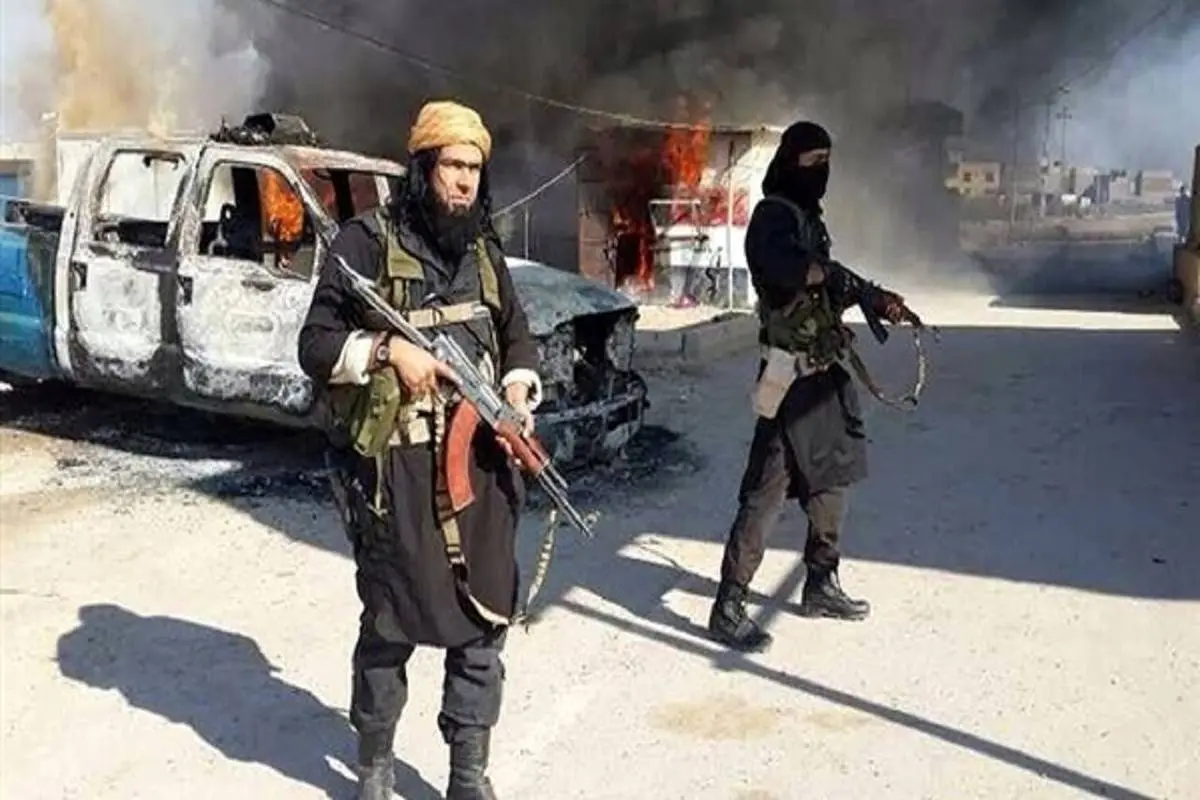 داعش، خانه‌های روستایی در عراق را به آتش کشید +ویدئو