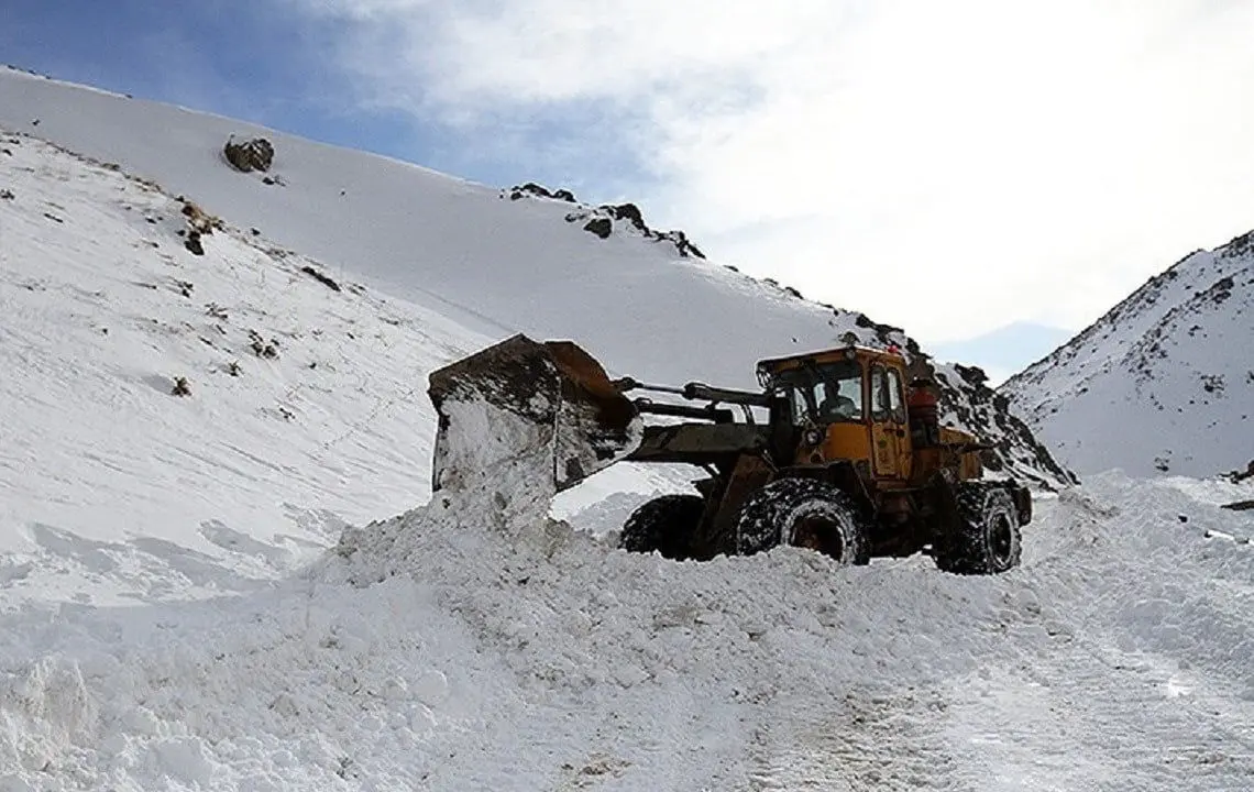 برف و باران در جاده‌های 5 استان