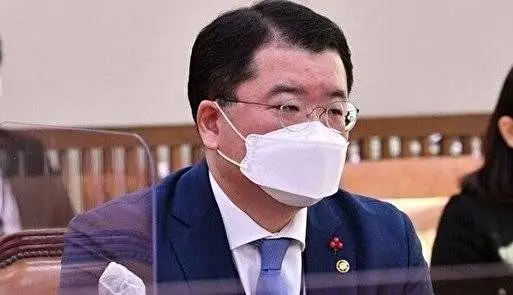 معاون وزیر خارجه کره جنوبی عازم وین می‌شود