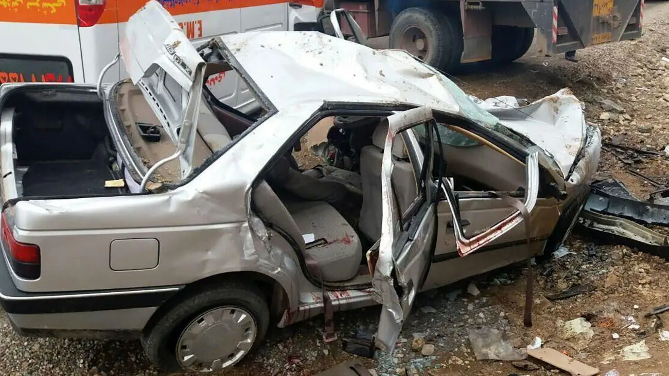 12 مصدوم در تصادف کامیون با پژو 4.5 و سمند در اتوبان قم به تهران