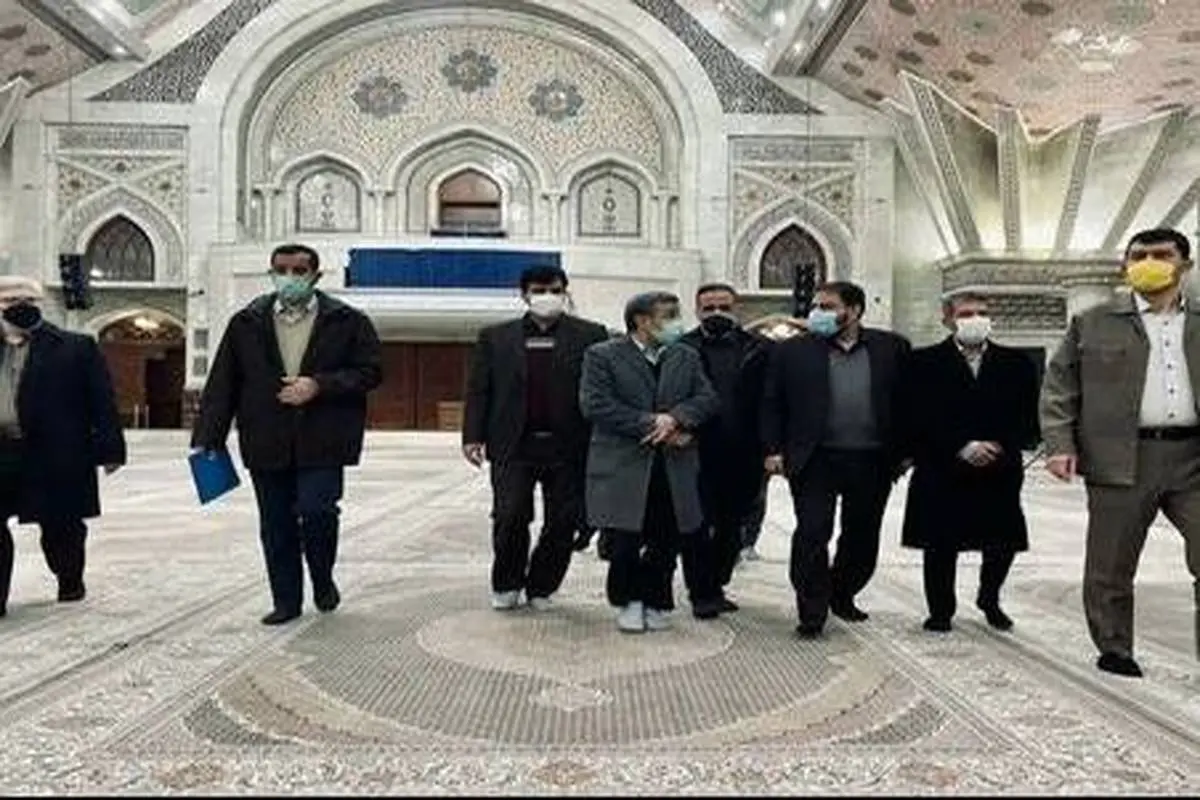 عکس/ احمدی نژاد در حرم امام، بدون حضور سیدحسن خمینی