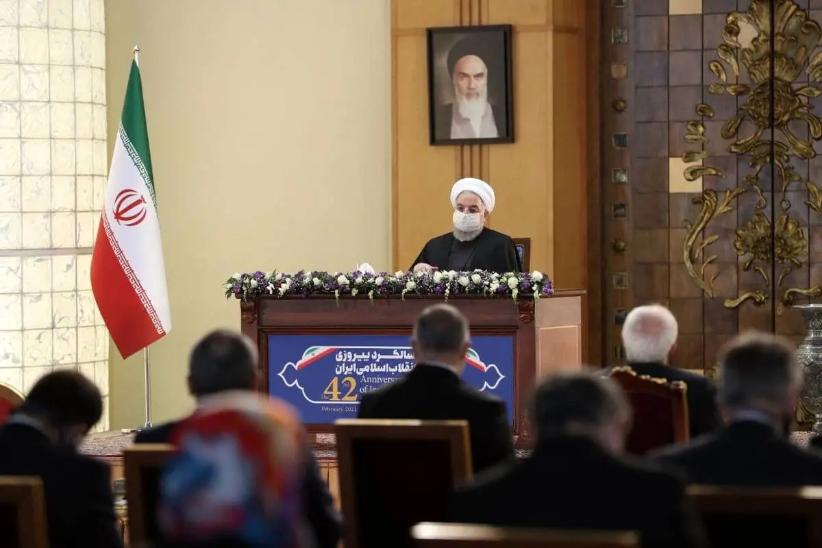 روحانی: هیچ کس از ایران توقع برداشتن گام اول تعهدات را نداشته باشد
