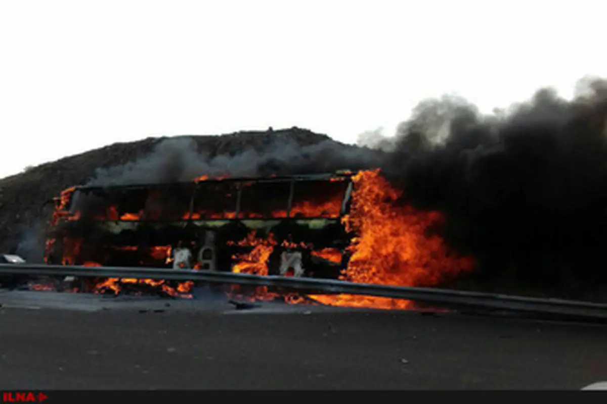 آتش‌سوزی یک اتوبوس در خراسان رضوی با ۴۰ مسافر
