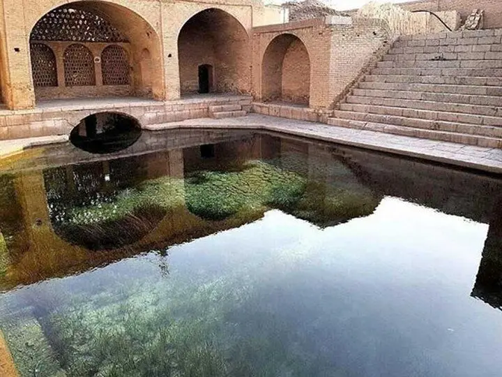 دنیای زیر آب چشمه سلیمانیه باغ فین کاشان + فیلم