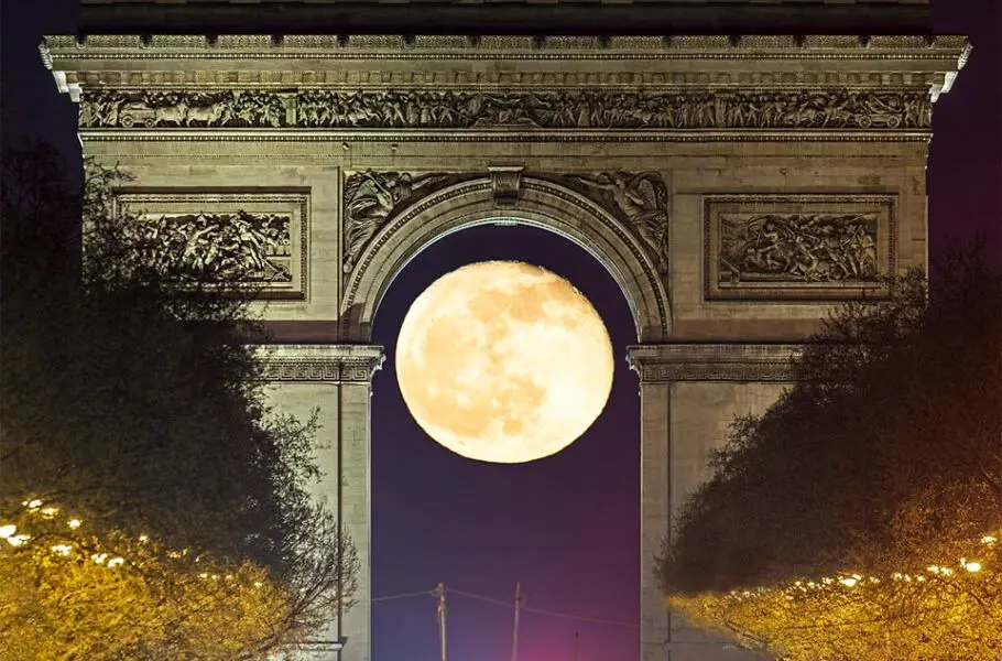 عکس روز ناسا: تماشای ماه کامل از میان طاق پیروزی