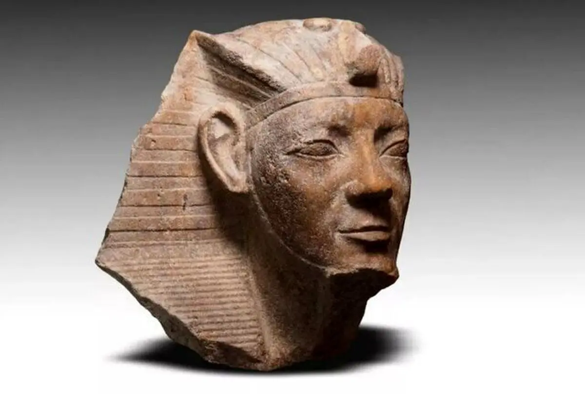عکس| کشف مجسمه فرعون در معبد خورشید
