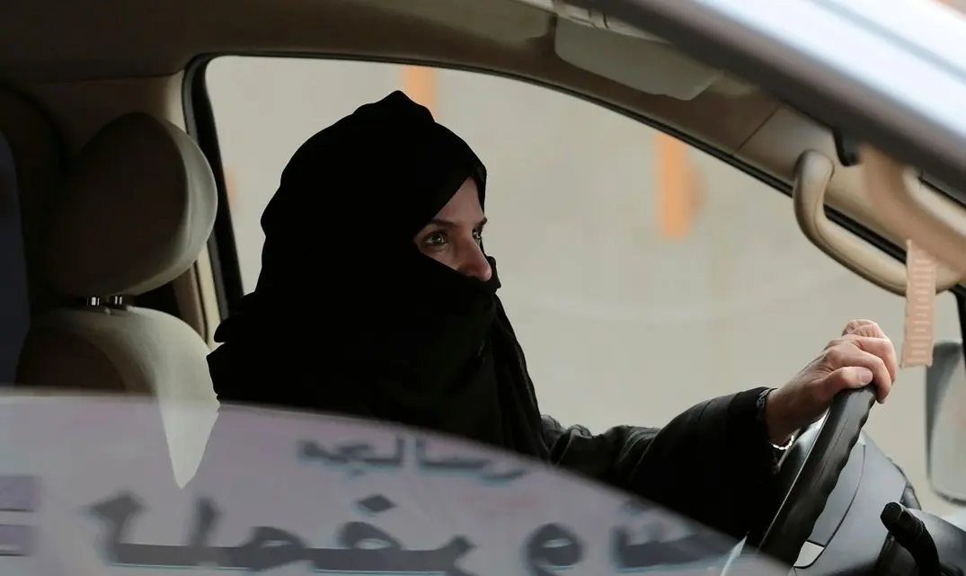 فیلم| کار عجیب زن عربستانی پس از تصادف