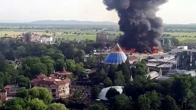 فیلم| آتش سوزی هولناک در پارک تفریحی آلمان