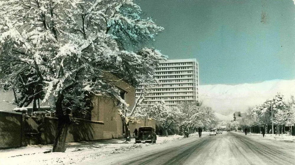 خیابان‌های برفی تهران در دهه ۵۰ / از حافظ تا تجریش