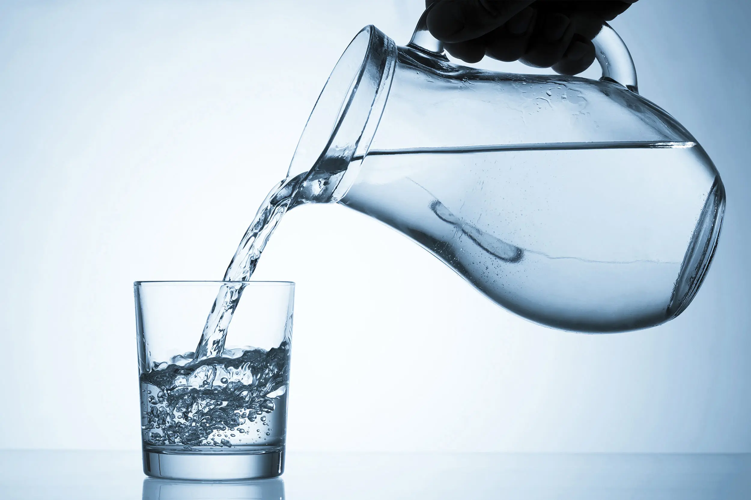 نوشیدن آب گرم بهتر از آب سرد است