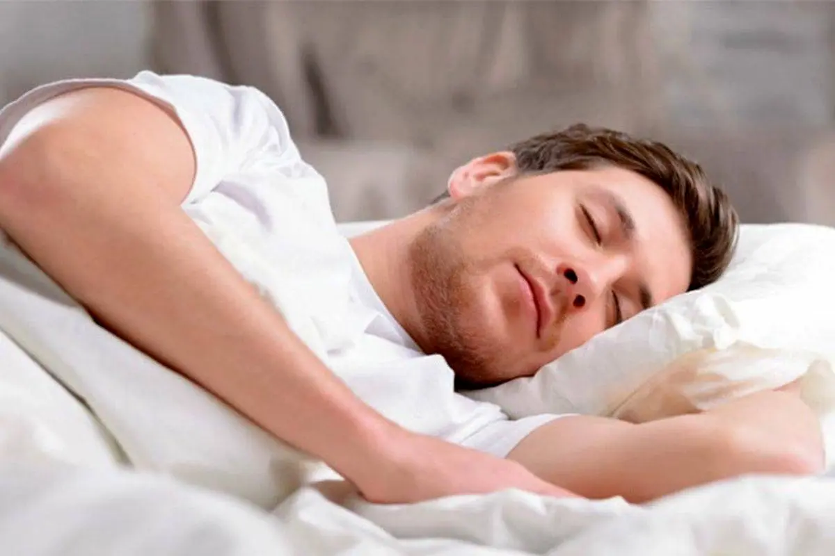  خوابیدن در این حالت برای درمان کمردرد موثر است