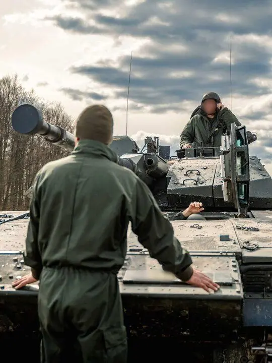 اولین تصاویر از به خدمت گرفتن خودرو جنگی پیاده نظام CV9040 سوئدی، توسط نیرو های مسلح اوکراین