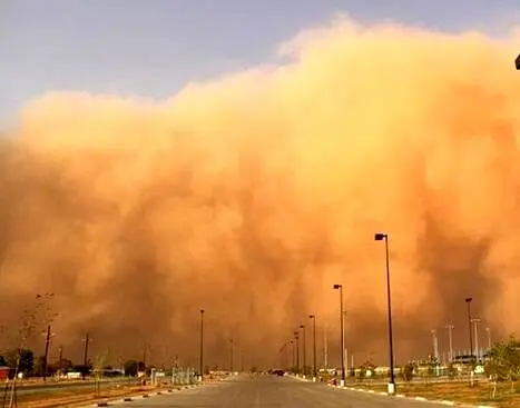 فیلم| لحظه وقوع طوفان شن عظیم در کانال سوئز