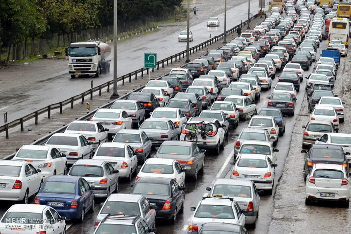 ترافیک سنگین در جاده کرج - چالوس و آزادراه تهران - شمال