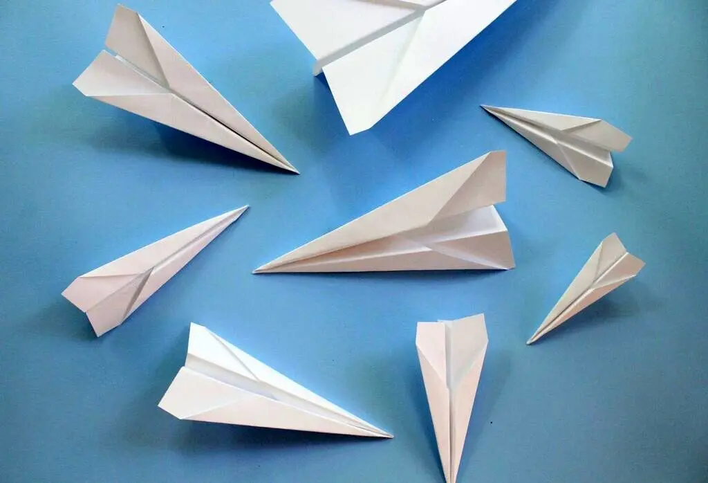 ویدیویی جالب از پرواز بزرگ‌ترین هواپیمای کاغذی جهان