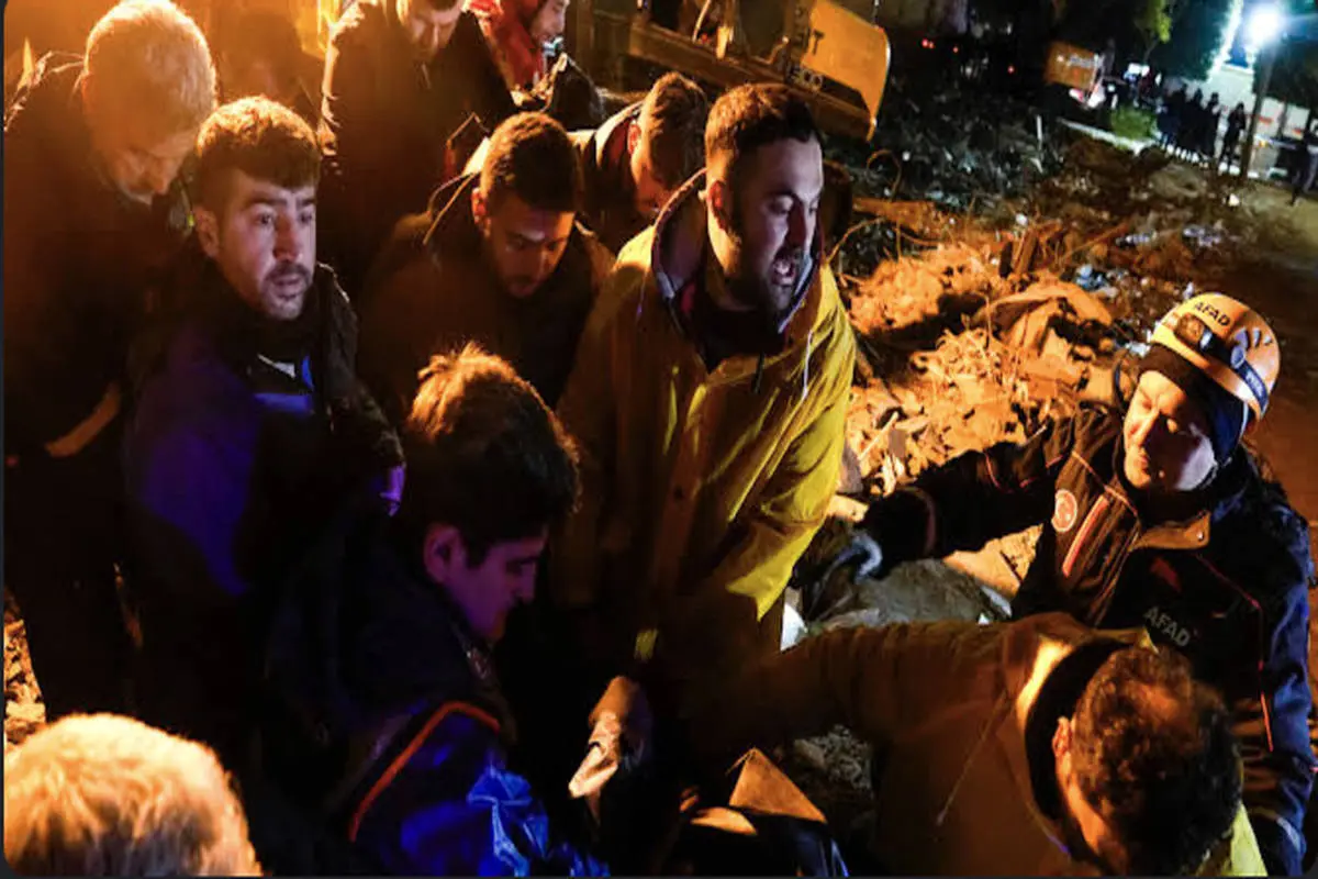 تلفات زلزله ترکیه و سوریه به بیش از ۳۸۰۰ نفر رسید