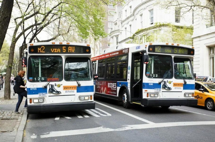 اتوبوس ‌های شهری نیویورک به دوربین ثبت تخلف مجهز می‌ شوند
