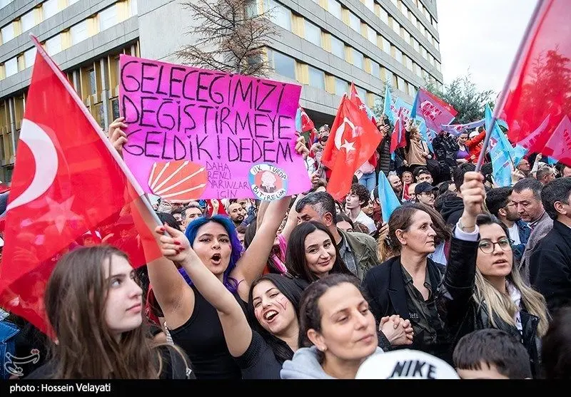 تصاویری از میتینگ‌های انتخاباتی برای جوانان در ترکیه 