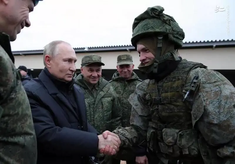 تصاویر| بازدید پوتین از یک مرکز آموزش نظامی