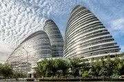 فیلم| مهندسی عجیب ساختمان‌ها در چین؛ طبقه اول یا آخر!