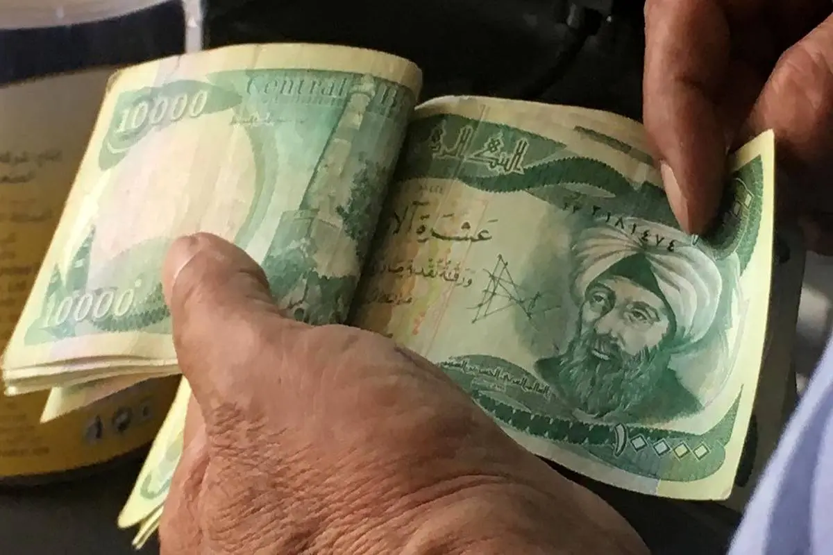 عراق بدهی خود به ایران را به جای دلار به دینار داد

