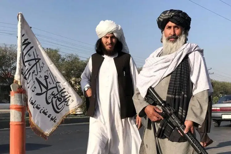 فیلم/ نمایش رژه و اقتدار نظامی طالبان 