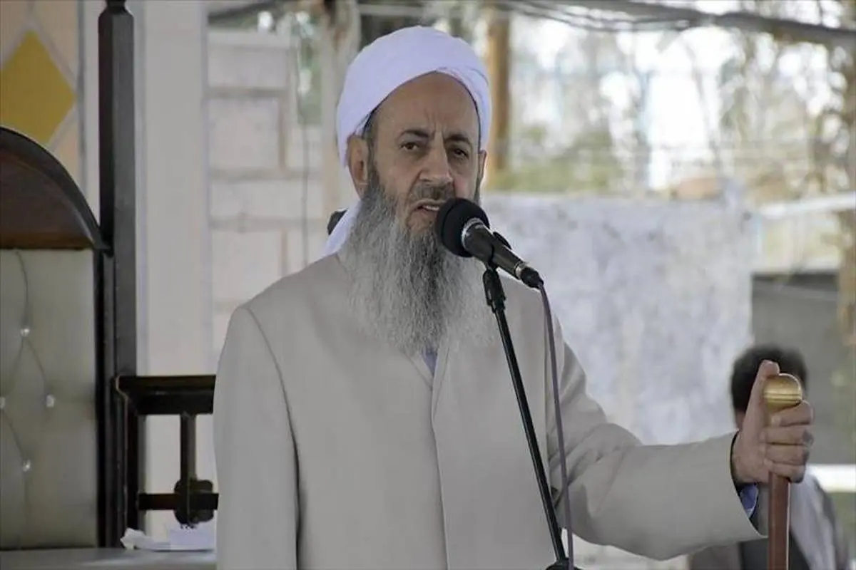 ادعای روزنامه دولت: مولوی عبدالحمید می خواهد مسجد مکی زاهدان به عنوان مقر اصلی فتنه زنده بماند